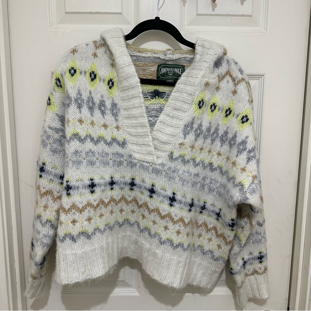 American Eagle Outfitters Hooded sweater